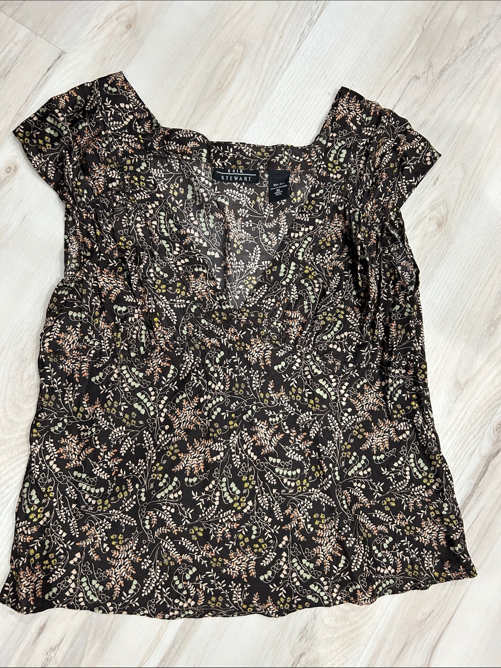 Erik Stewart Black Floral V-Neck Cap-Sleeve Blouse